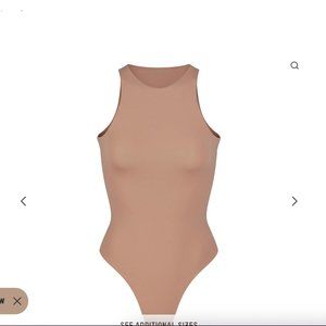 SKIMS FITS EVERYBODY HIGH NECK BODYSUIT - Sienna in S